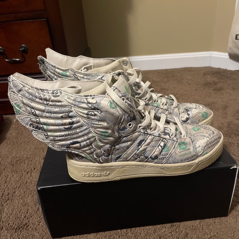 Size 8.5 - adidas Wings 2.0 x Jeremy Scott Money